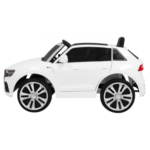Vehicle Audi Q8 LIFT White