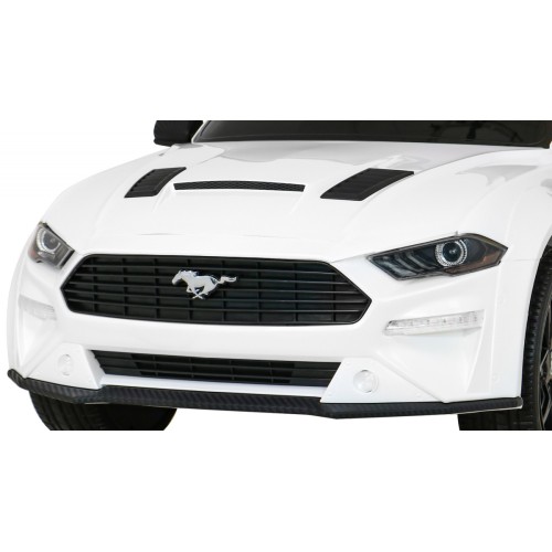 Vehicle Ford Mustang GT White