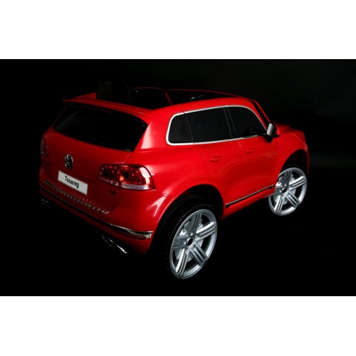 Vehicle Volkswagen Touareg Red
