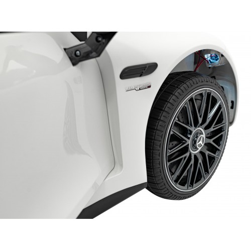 Vehicle Mercedes Benz AMG SL63 White