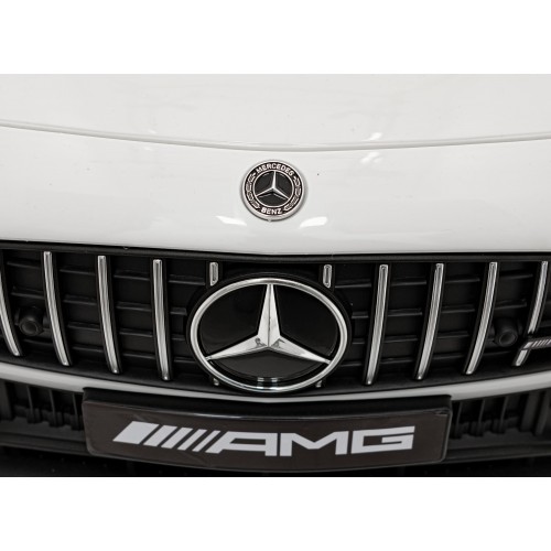 Vehicle Mercedes Benz AMG SL63 White