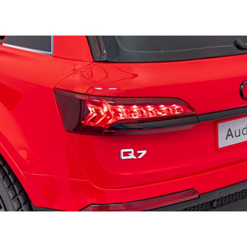 Audi Q7 NEW LIFT vehicle Red