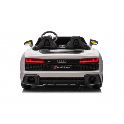 Audi Spyder R8 LIFT vehicle White