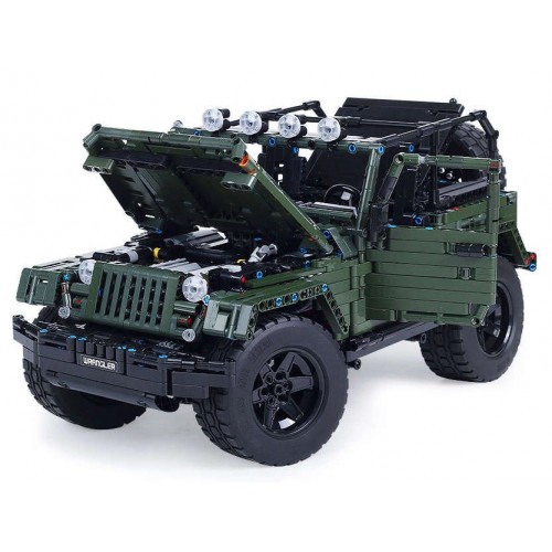 Off-Road Car Block Set 2078 pieces. Green