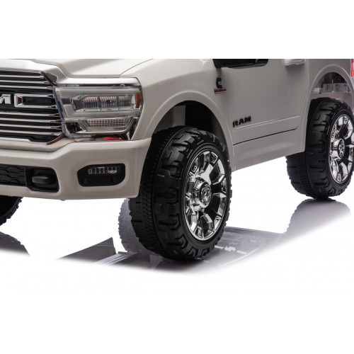 RAM 3500 White Vehicle