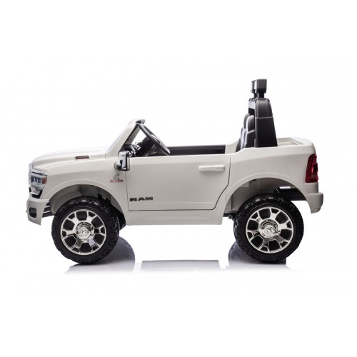 RAM 3500 White Vehicle