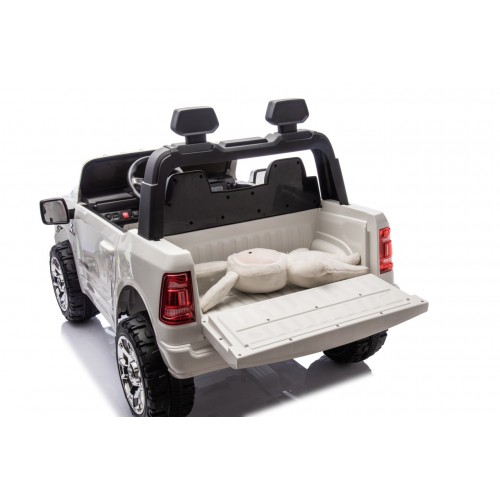 RAM 3500 White Vehicle