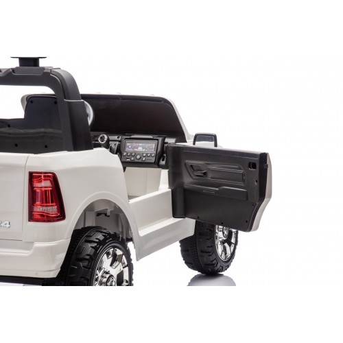 RAM 3500 White Vehicle