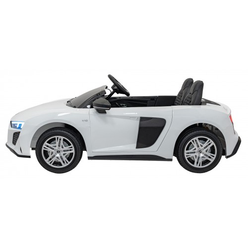 Audi Spyder R8 LIFT vehicle STRONG White