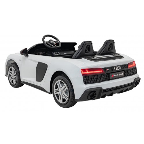 Audi Spyder R8 LIFT vehicle STRONG White