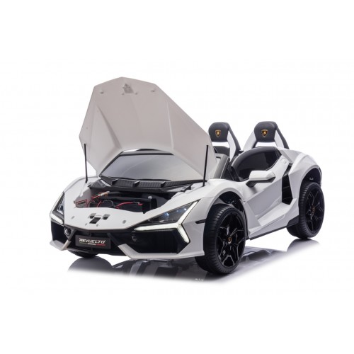 Lamborghini Revuelto XL STRONG White vehicle