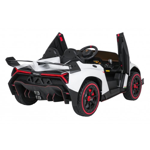 Vehicle Lamborghini Veneno White