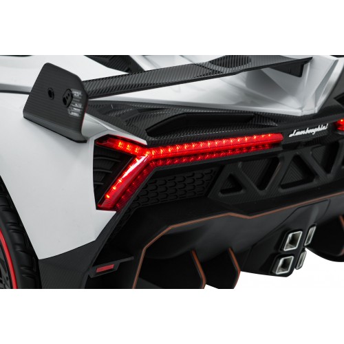 Vehicle Lamborghini Veneno White