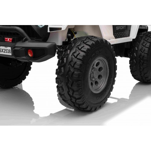 Extreme Sport Variable Size 4x4 Vehicle White