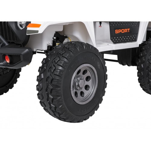 Extreme Sport Variable Size 4x4 Vehicle White