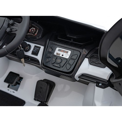 Lamborghini Revuelto XL STRONG White vehicle
