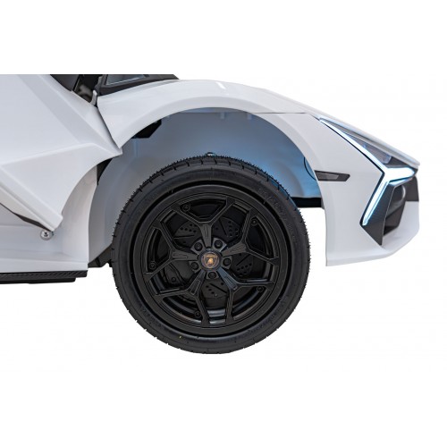 Lamborghini Revuelto XL STRONG White vehicle
