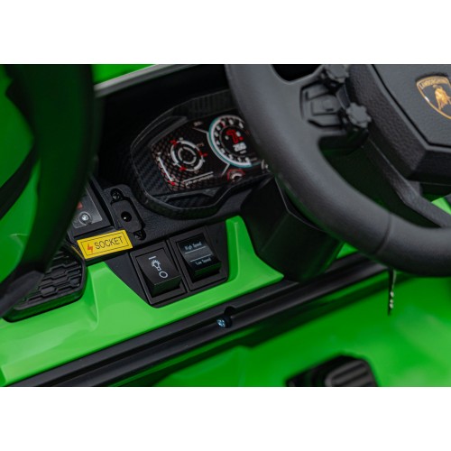 Vehicle Lamborghini Revuelto XL Green