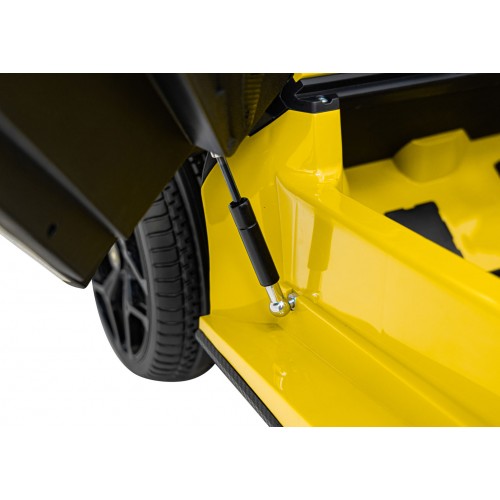 Lamborghini Revuelto XL Yellow vehicle