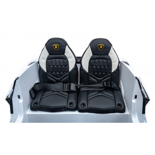 Lamborghini Revuelto XL White vehicle