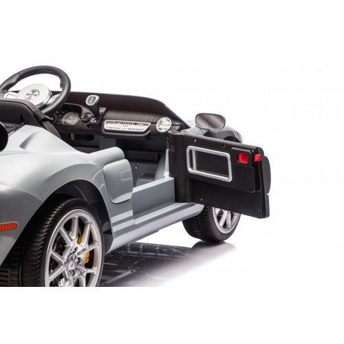 Vehicle Ford GT Gray