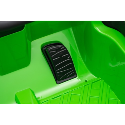Vehicle Mercedes Benz AMG CLE 53 Green