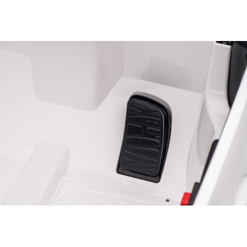 Vehicle Mercedes Benz AMG CLE 53 White