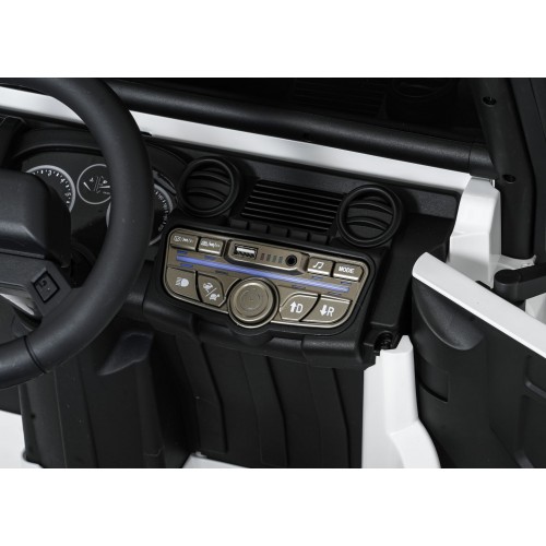 Land Rover Defender 110 SVX Concept White