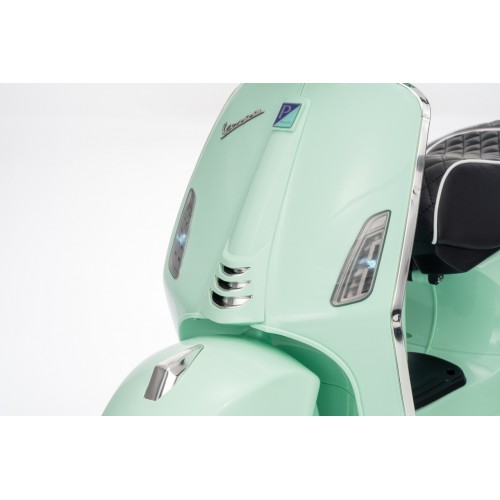 Vespa ROMA Scooter Vehicle Green