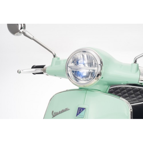 Vespa ROMA Scooter Vehicle Green