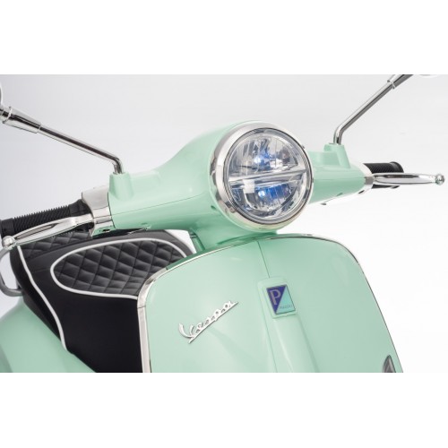 Vespa ROMA Scooter Vehicle Green