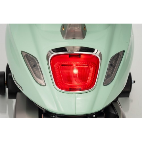 Vespa ROMA Scooter Vehicle Green