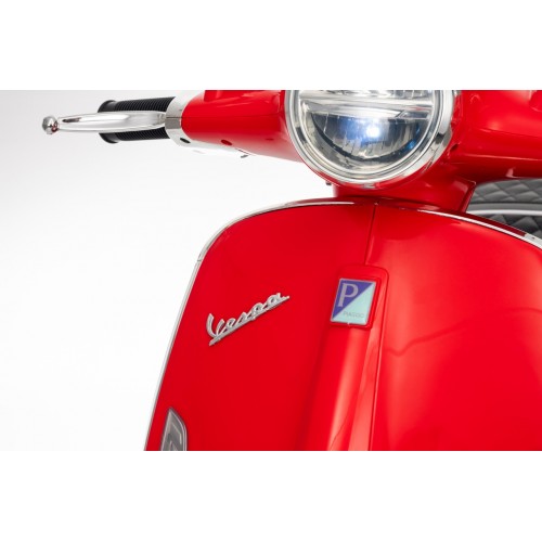 Vehicle Scooter Vespa ROMA Red