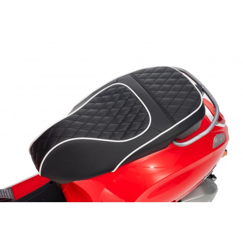 Vehicle Scooter Vespa ROMA Red