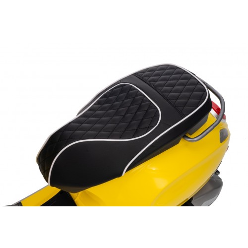Vehicle Scooter Vespa ROMA Yellow