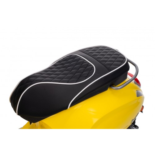 Vehicle Scooter Vespa ROMA Yellow