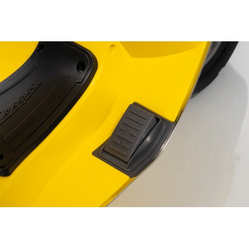 Vehicle Scooter Vespa ROMA Yellow