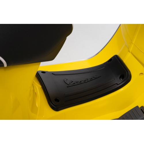 Vehicle Scooter Vespa ROMA Yellow