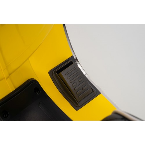 Vehicle Scooter Vespa ROMA Yellow