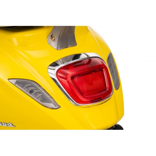 Vehicle Scooter Vespa ROMA Yellow