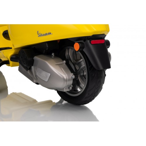 Vehicle Scooter Vespa ROMA Yellow