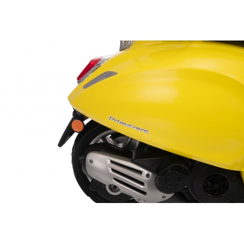 Vehicle Scooter Vespa ROMA Yellow