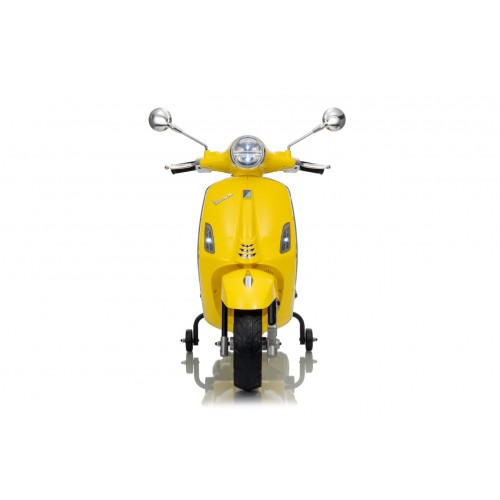 Vehicle Scooter Vespa ROMA Yellow