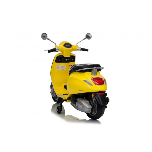 Vehicle Scooter Vespa ROMA Yellow