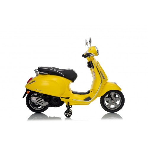 Vehicle Scooter Vespa ROMA Yellow