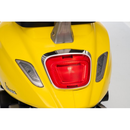 Vehicle Scooter Vespa ROMA Yellow