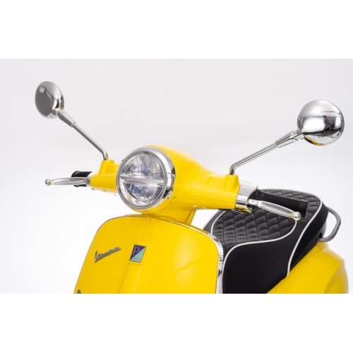 Vehicle Scooter Vespa ROMA Yellow