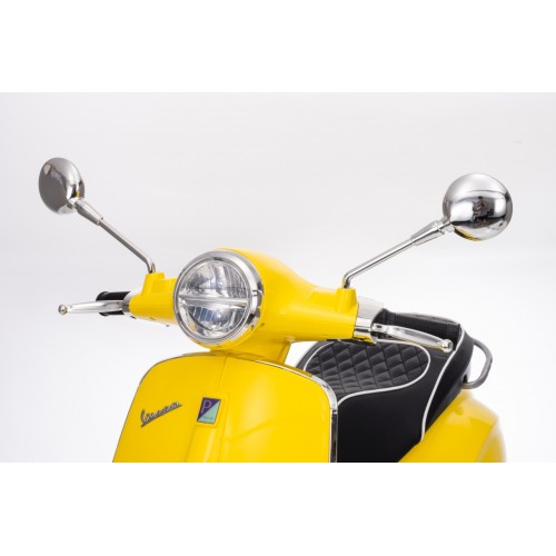 Vehicle Scooter Vespa ROMA Yellow