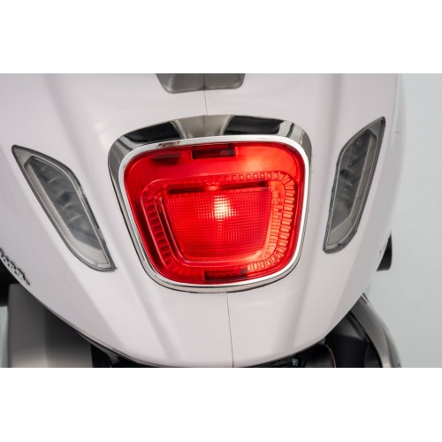 Vehicle Scooter Vespa ROMA White