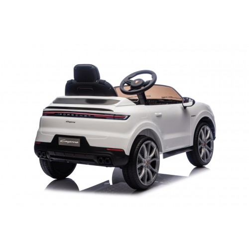 Vehicle Porsche Cayenne White
